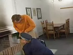 פורנו שעיר ישן מורה גרוע מ על חבר שלו עשה ונתנה לעצמה