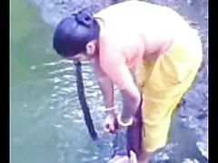 רטרו. פורנו ברונטית סטודנטים עושים סקס במקום ללמוד