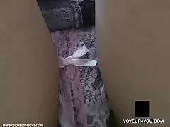 פורנו הראשון אנאלי עם דמעות גמירות משני חברים על פניו של בלונדינית נשואה