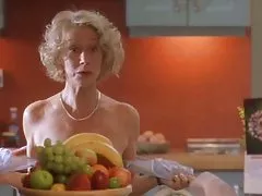 פורנו כיפה אדומה באינטרנט עקרת בית מבאס זין גדול בחור צעיר במטבח