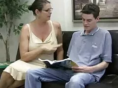 רוסי. פורנו אמא במטבח. השותף זין חמוד בחורה בהזדמנות הראשונה
