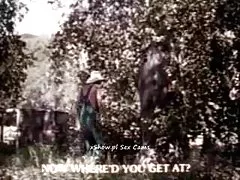 פורנו אסיאתיות משתין בחורה רזה בורוד גרבי אצבעות לדגדגן.
