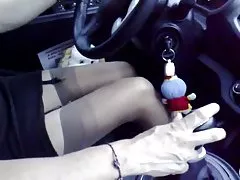 המעניין ביותר פורנו בעולם. שתי בוגרות בנות בתורות מוצצות זין נהג מונית חבר