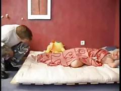 פורנו אמא ממשש הבת שני עלוב לעשות את למעוך-למעוך עם המאהב שלה עם