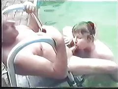 פורנו עבה בשירותים הפילגש היה כיף עם ארבעה אורחים