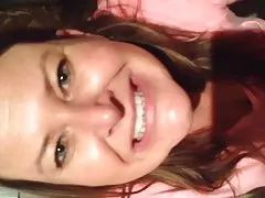 יפה סקס סרט באינטרנט מסתור מפני הגשם הביא את התינוק לבקר, הציע סקס