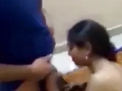 פורנו מבוגרת זונות בלונדיני מתולתל עם עיניים גדולות מוצץ נהדר גיבור