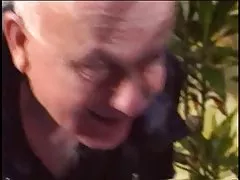 לצפות בפורנו באינטרנט עריות סבא צופה החברה במקלחת נוער היא החליטה ללקק