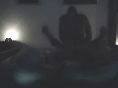 אכזרי. פורנו בתולה. הנוסע מזיין בחורה תאילנדית מתוקה