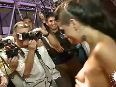 פורנו תמונות השליח היה לעשות סקס עם חרמנית הגברת טואלט